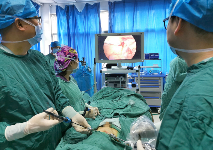 普外科成功开展腹腔镜双侧疝囊高位结扎术